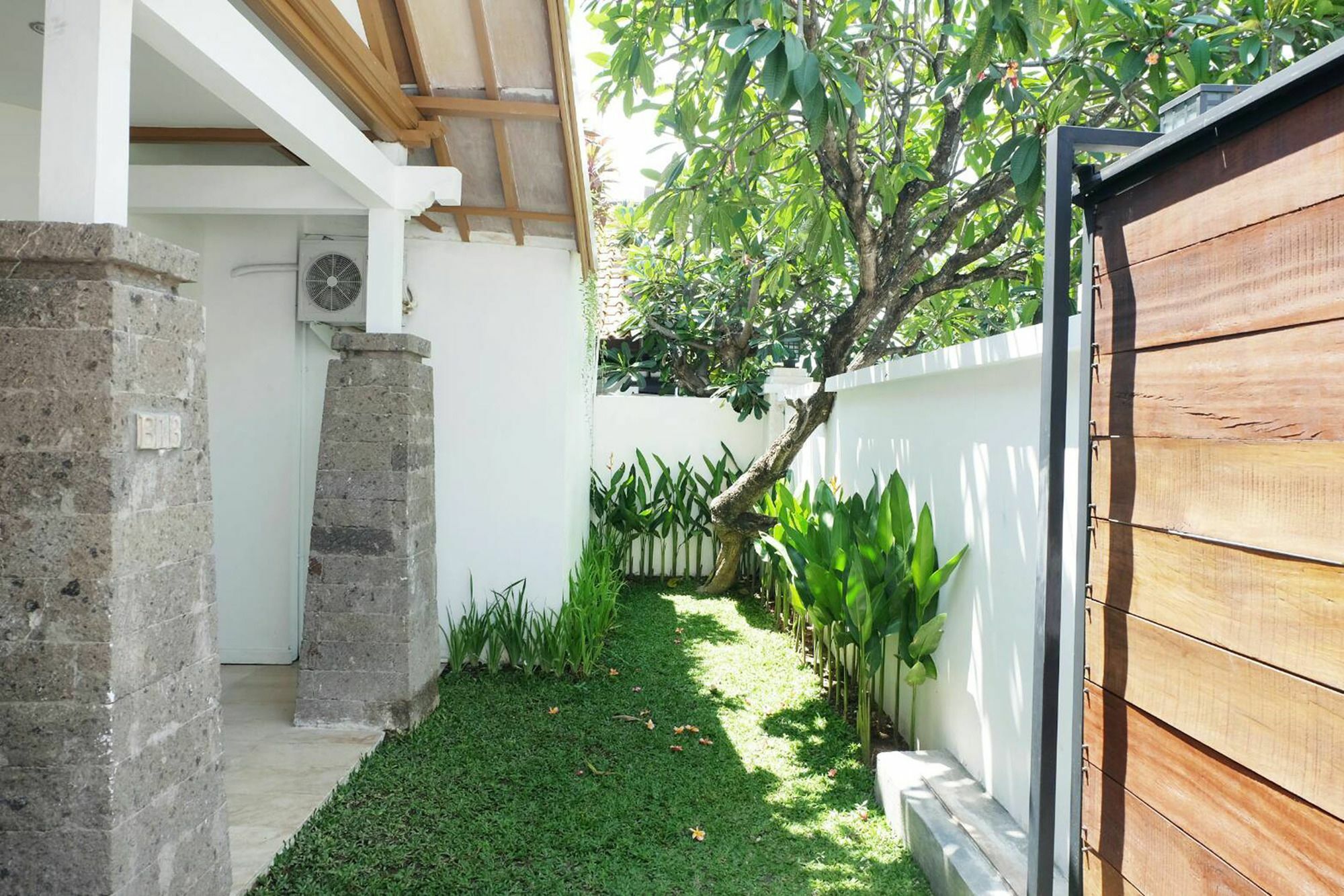 Subali Villa Seminyak Buitenkant foto